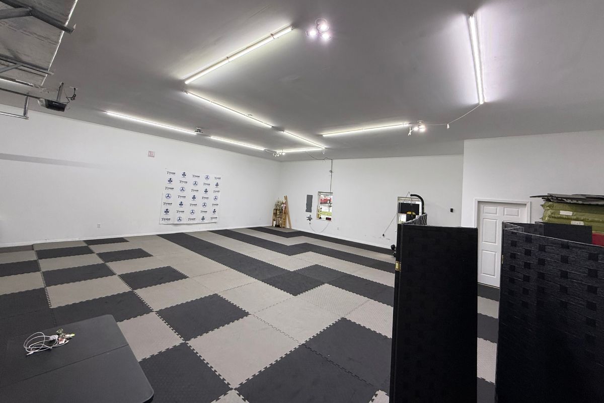 Open matted training area at Azadani Dojo